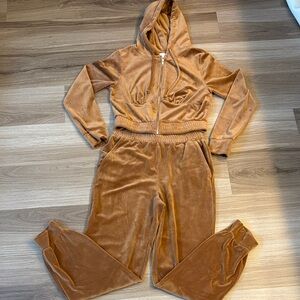 Iris Tan Velour Jogger Jacket Set Medium